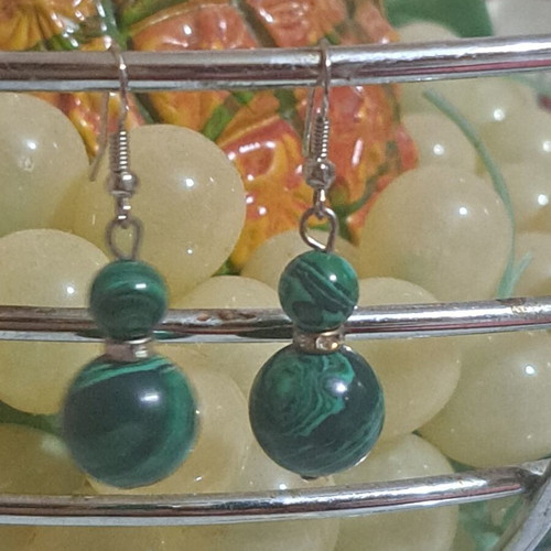 Modern earrings with green beads and silver metallic elements new