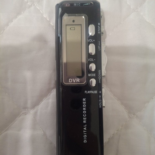 Digital Voice Recorder like new with stereo recording and rechargeable battery