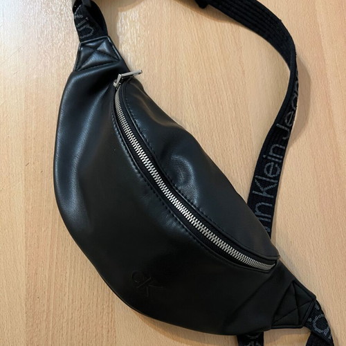 Calvin Klein Banana Bag like new, black