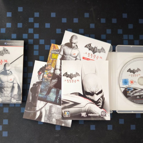 Batman Arkham City Robin Edition PS3 game like new