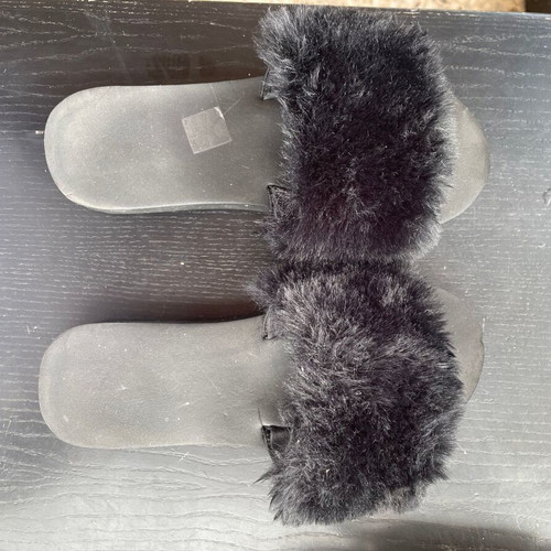 Women's black fuzzy slippers like new, size 37