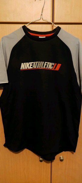 μπλουζάκι nike