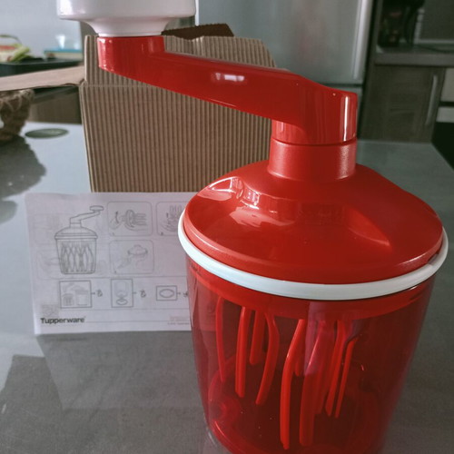 Speedy Chef Tupperware 1.3lt like new kitchen tool