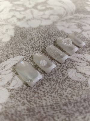 Press on nails καινούργια, σχέδια για κάθε ηλικία και γούστο