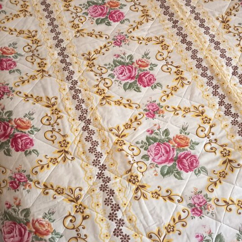 Vintage floral quilted bedspread, 1.50 x 2.00m, ecru with pink roses