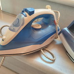 Electric steam irons, set of 2