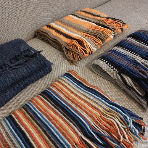 Wool scarves used, pack of 4 pieces