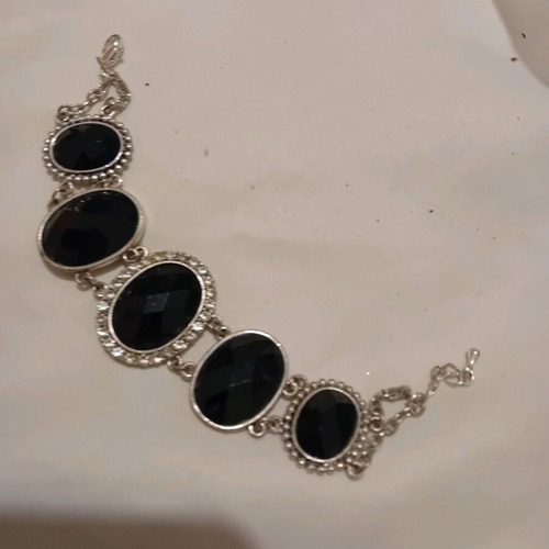 Avon bracelet like new, black and silver