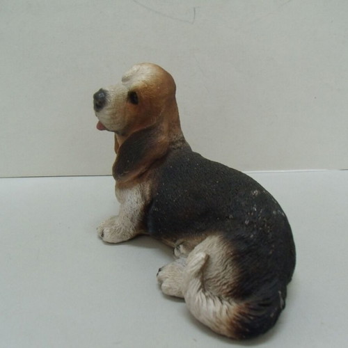 Old dog figure used, size 13.5x8.5x6 cm, synthetic and polyresin