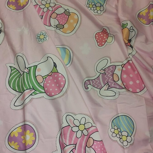 Pink Easter Gnome duvet cover like new, polyester 230x230