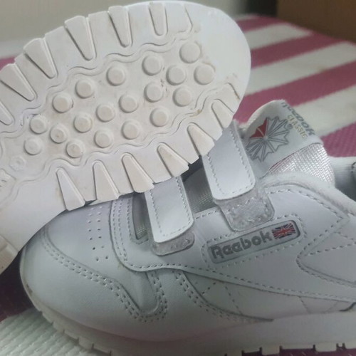 Reebok classic kids sneakers like new, size 25, white