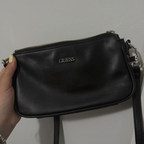 Guess crossbody bag like new, black color