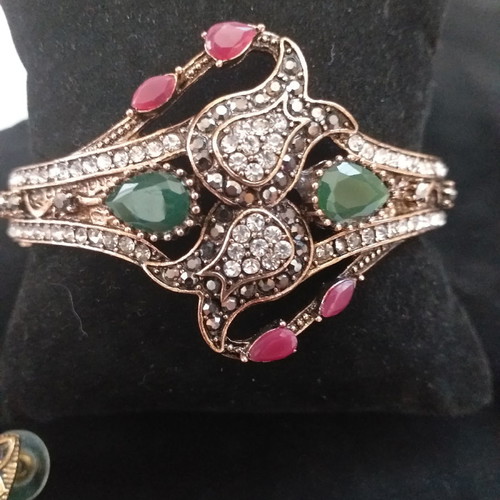 Jewelry set bronze with semi-precious stones new