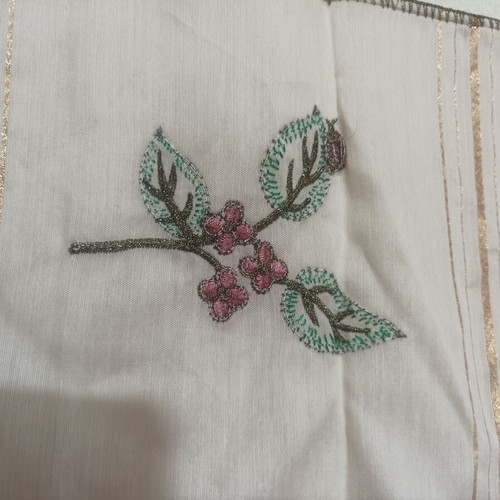 Embroidered table runner 34x19 cm with handmade lace edges