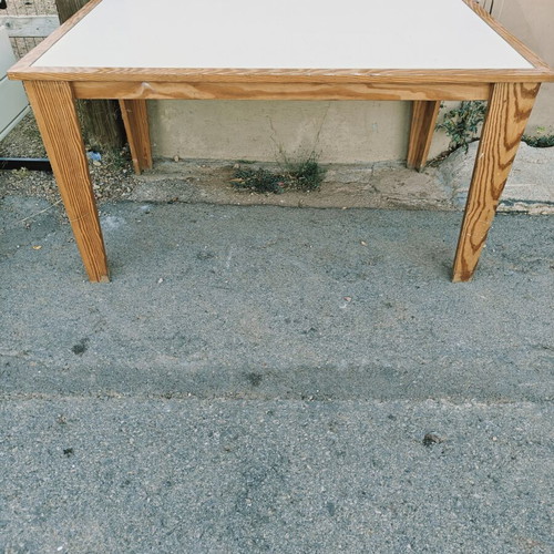 Dining table used, dimensions 140x80 cm