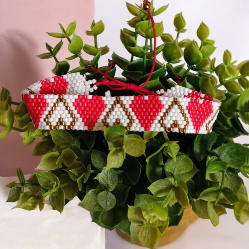 Handmade bracelet with heart beads Miyuki and macrame made to order