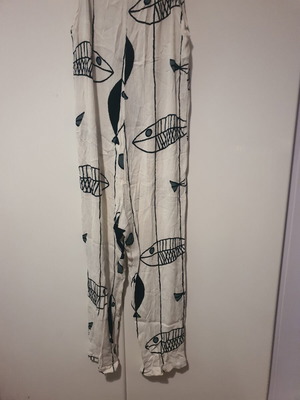 One-piece summer jumpsuit with fish print like new, size M