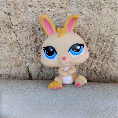 Littlest Pet Shop (LPS) Hasbro figure like new