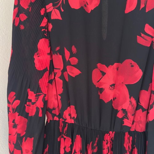 H&M dress like new with red flowers, size S