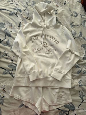 Marching set with white hoodie and shorts Ocean Drive like new