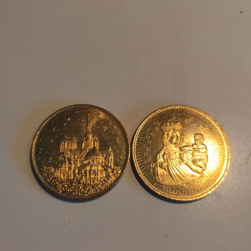 Commemorative medals from Notre-Dame de Paris like new