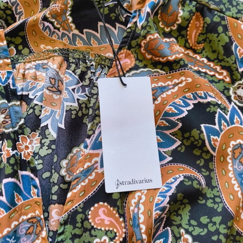 Stradivarius long dress with paisley and buttons new, satin texture