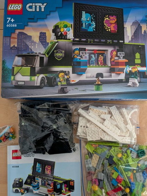 Lego City Gaming Tournament Truck 60388 like new