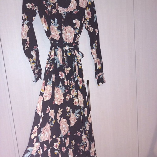 Dresses size S like new, pack of 12 pieces