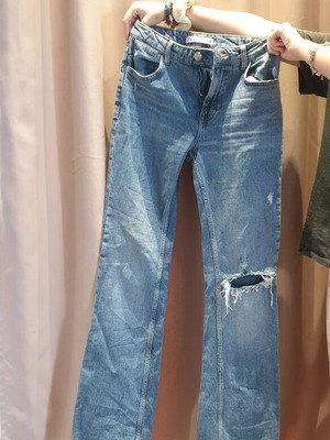 Τζιν Zara ανοιχτόχρωμο με σκίσιμο στο γόνατο σαν καινούργιο