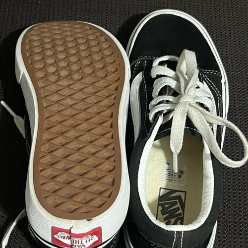 Vans Old Skool kids shoes size 34 black and white like new