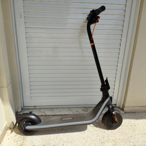 Segway Ninebot E2 Electric Scooter like new
