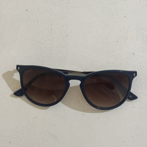 Vespa sunglasses like new, dark blue and silver frame with gradient lenses