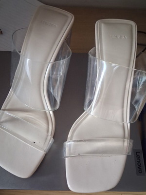 Stradivarius beige platform sandals, size 37