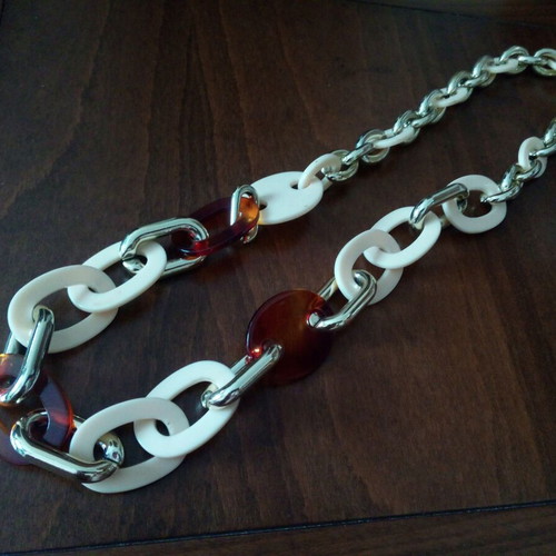 Long necklace with acrylic rings in honey, beige and bronze shades like new