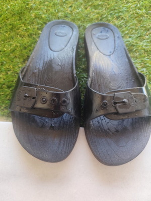 Scholl flip flops black size 38 like new