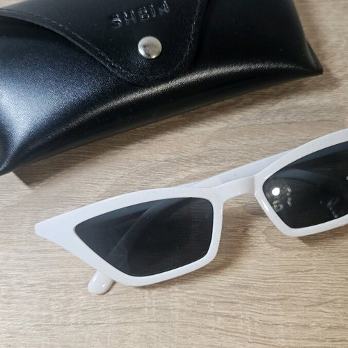 Sunglasses like new, black and white