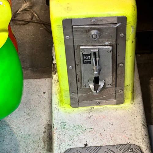 Super Mario coin-operated kiosk machine used, not working