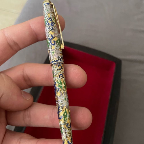 Cloisonné pen used in excellent condition