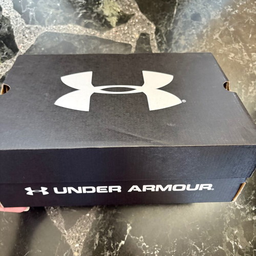 Under Armour women's athletic shoes size 38.5 new, blue and purple