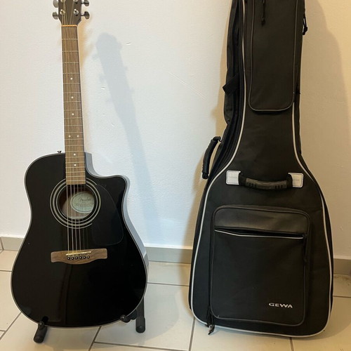 Fender CD60CE Black electro-acoustic guitar like new with case