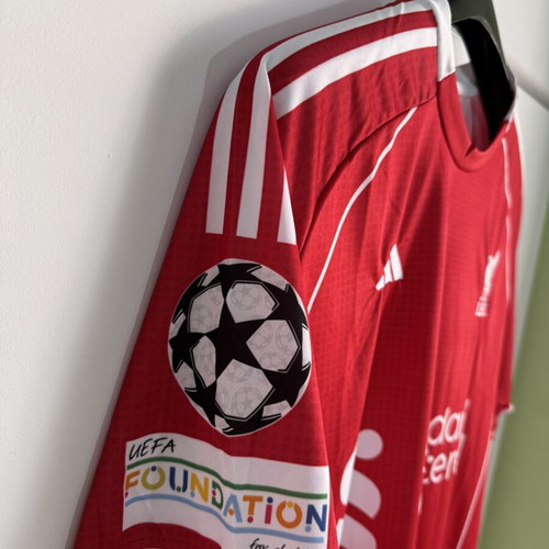 Salah Jersey #11 new, medium size