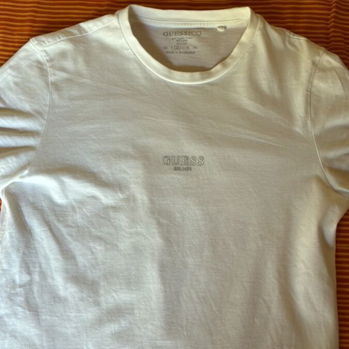 Guess white t-shirt like new, size M