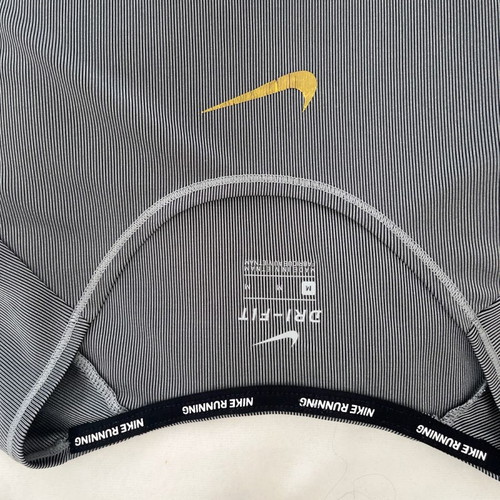 Nike T shirt size M, like new