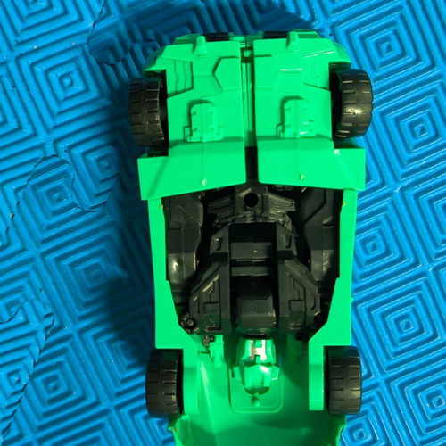Robot Cars set of 2 like new, blue and green toy cars