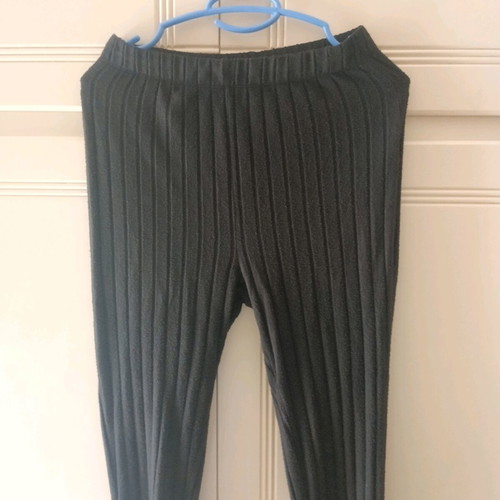 Shein embossed warm leggings like new, sizes Large to 2XL, black