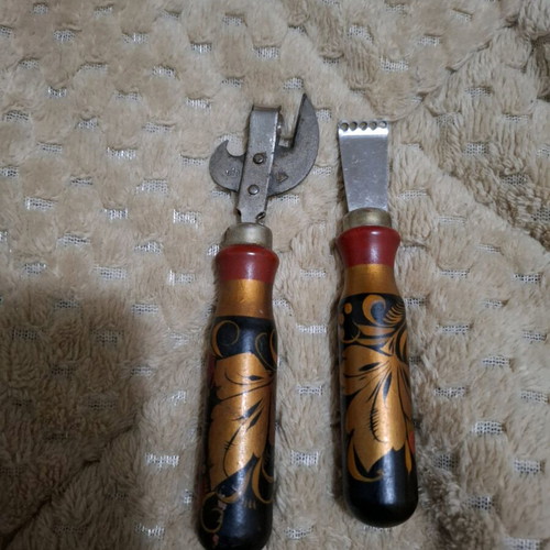 Kitchen utensil souvenirs like new, opener and butter cutter