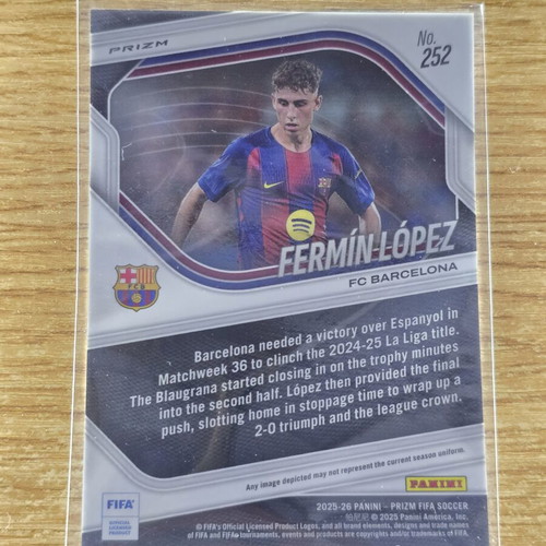 Fermín López #252 Prizm FC Barcelona Panini 2025-26 FIFA sticker