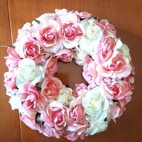 Wreath with white and pink roses and pearls new