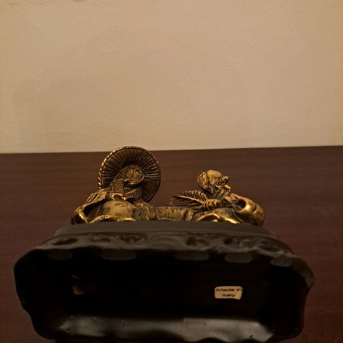 Bronze decorative item used with Chinese figures