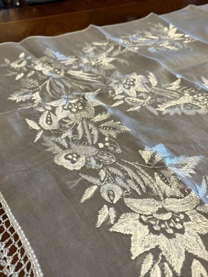 Tablecloth used 125x50cm